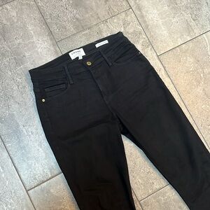 FRAME Le Skinny de Jeanne Black Jeans